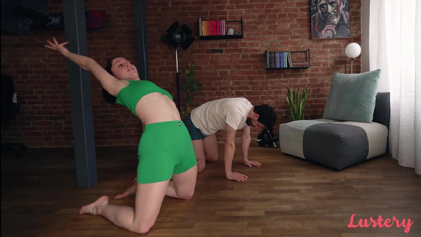 Lustery Arden And Tommy Stretch It Out XXX